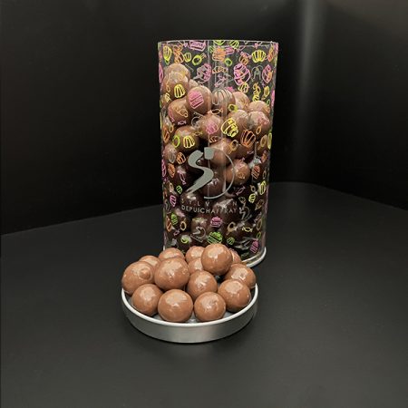 Grand tube de noisettes enrobées de chocolat
