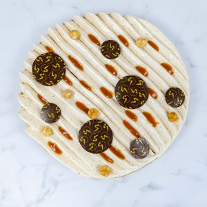 Tarte au caramel, chocolat noir & noisette