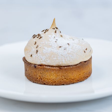 Tartelette meringuée à la framboise & citron vert, graines d’anis vert